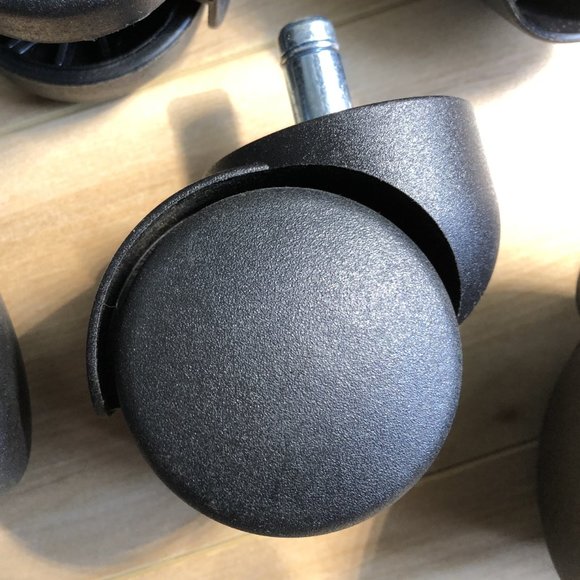 CASTERS - Picture 2 of 4